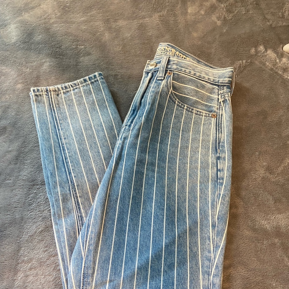 American Eagle Striped Mom Jean